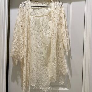 Mid-thigh Length Cream Lace Floral Kimono